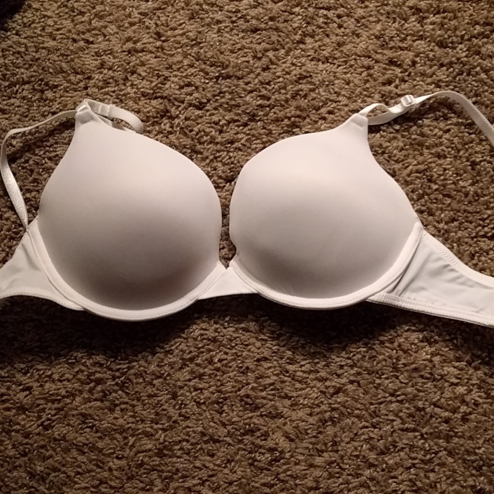 Bras - Picture 3 of 4